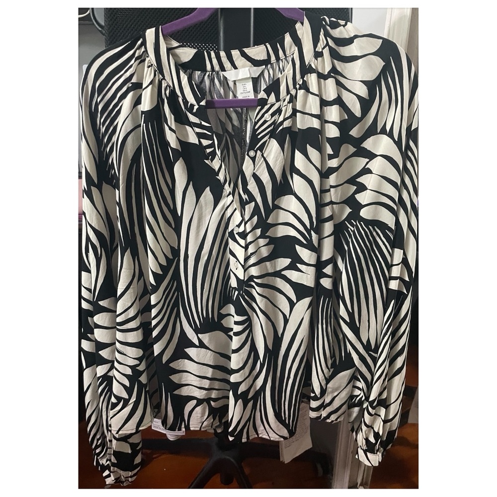 H&M Black and White Graphic Long Sleeve Blouse